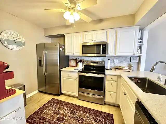 Listing Photo 10