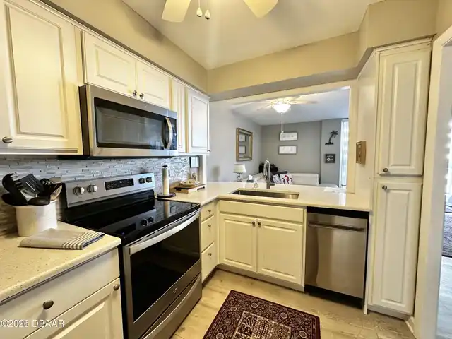 Listing Photo 11