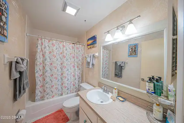 Listing Photo 12