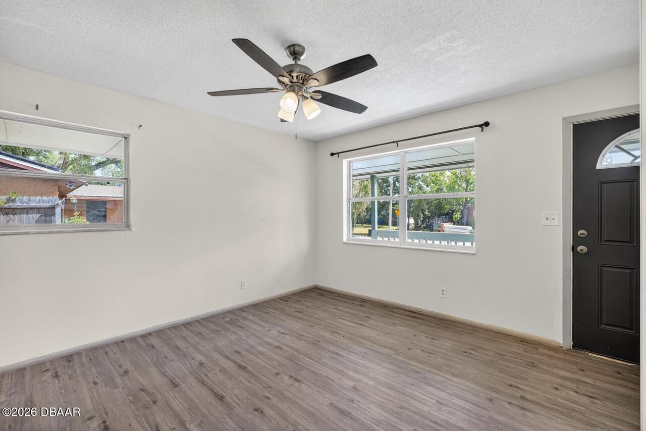 Listing Photo 6