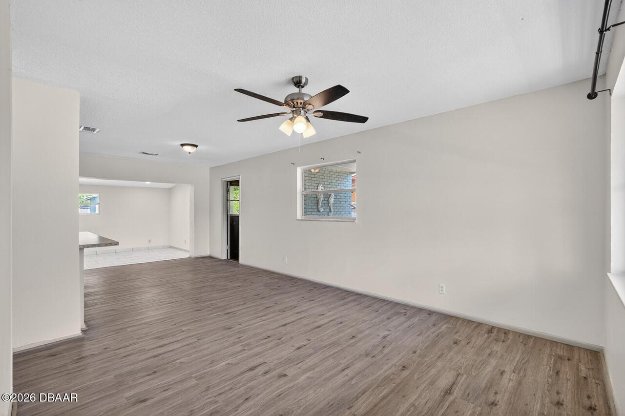 Listing Photo 8