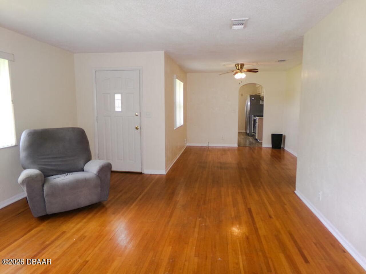 Listing Photo 11