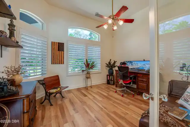 Listing Photo 10