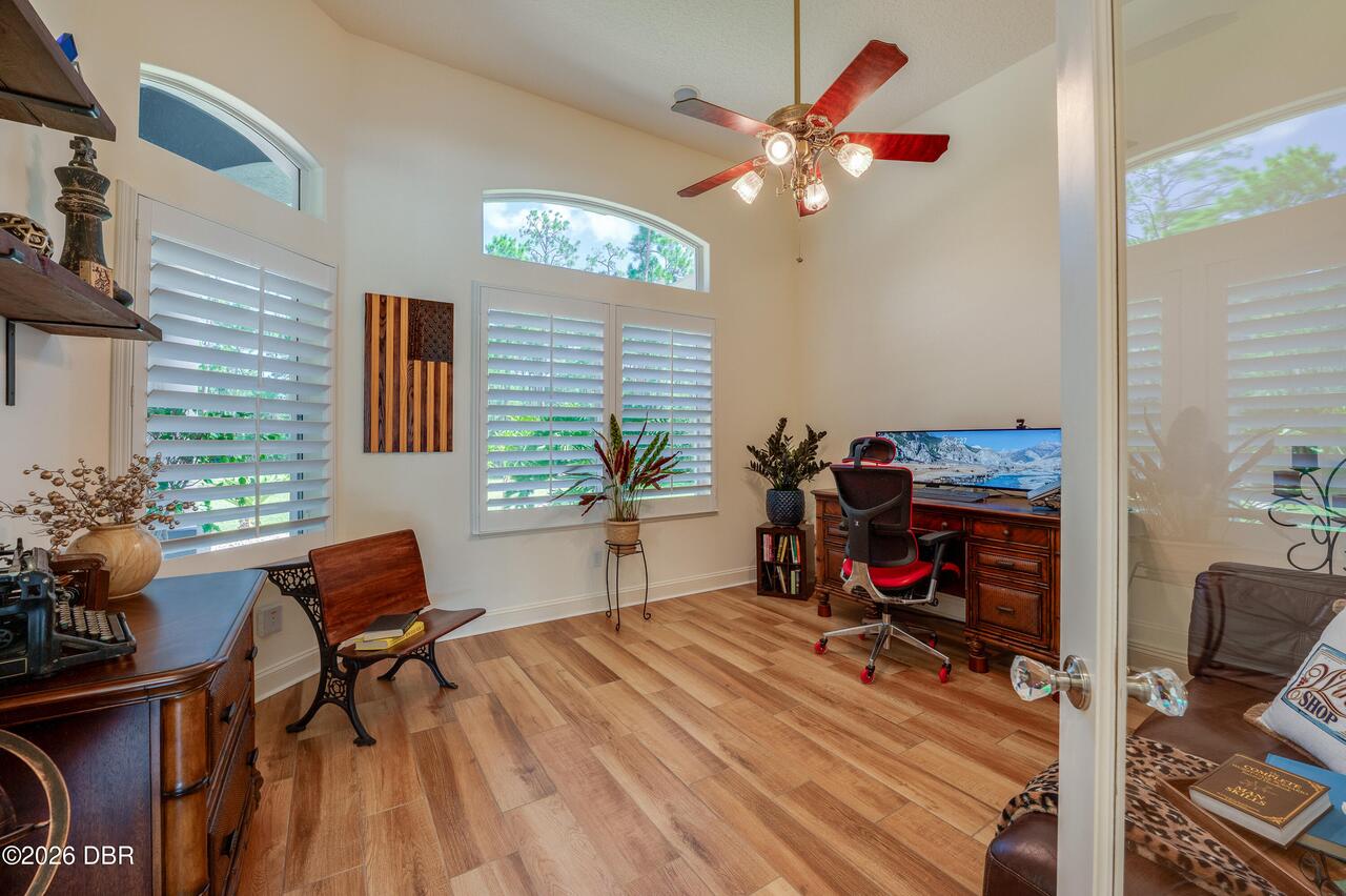 Listing Photo 10