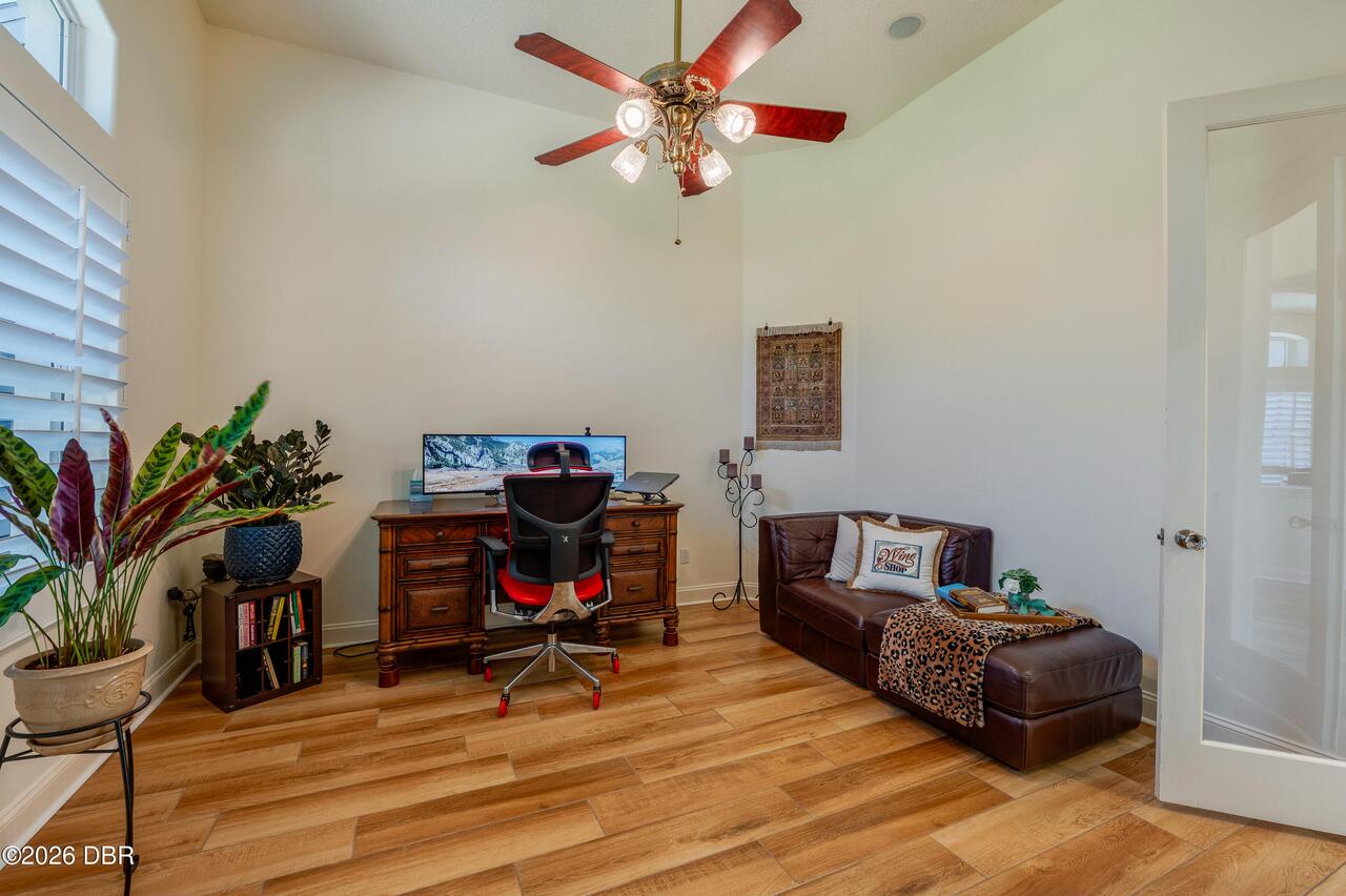 Listing Photo 11