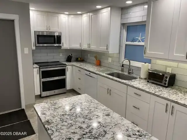Listing Photo 11