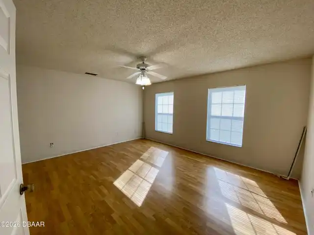 Listing Photo 7