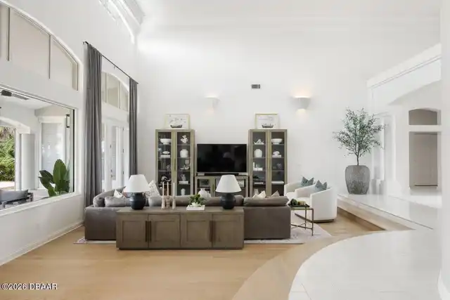Listing Photo 15