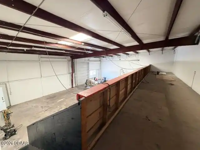 Listing Photo 11