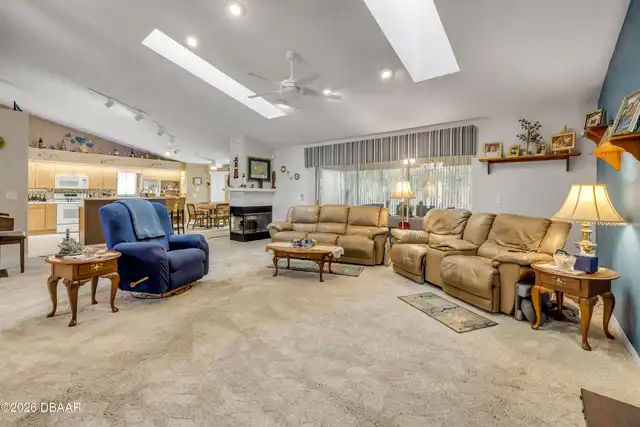 Listing Photo 8