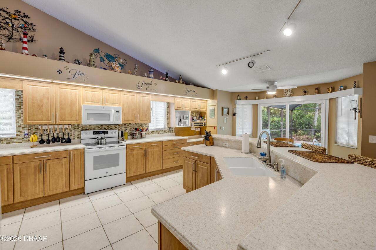 Listing Photo 11