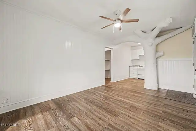 Listing Photo 11