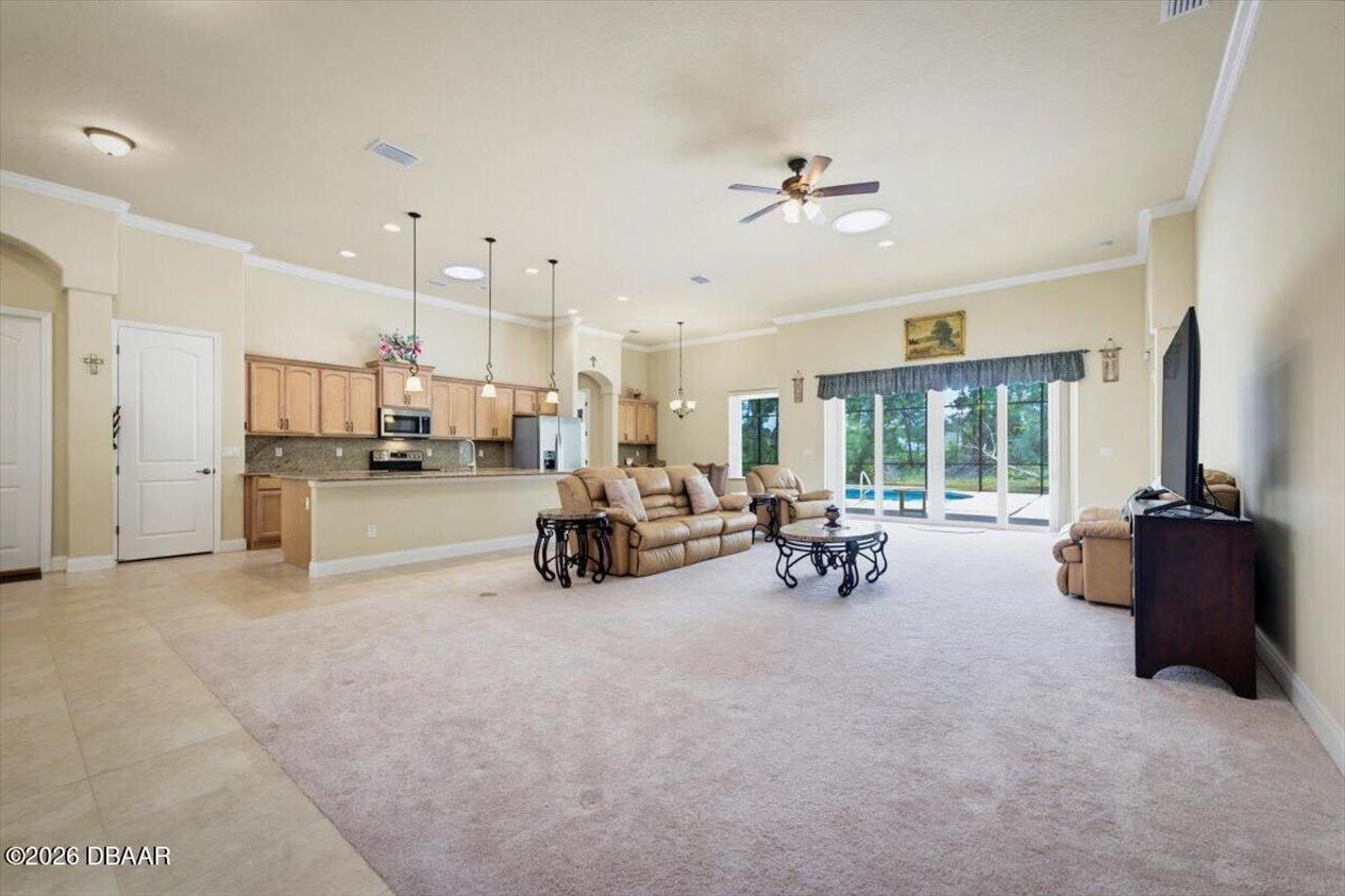 Listing Photo 9