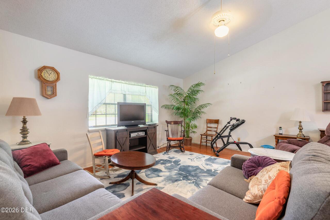 Listing Photo 6