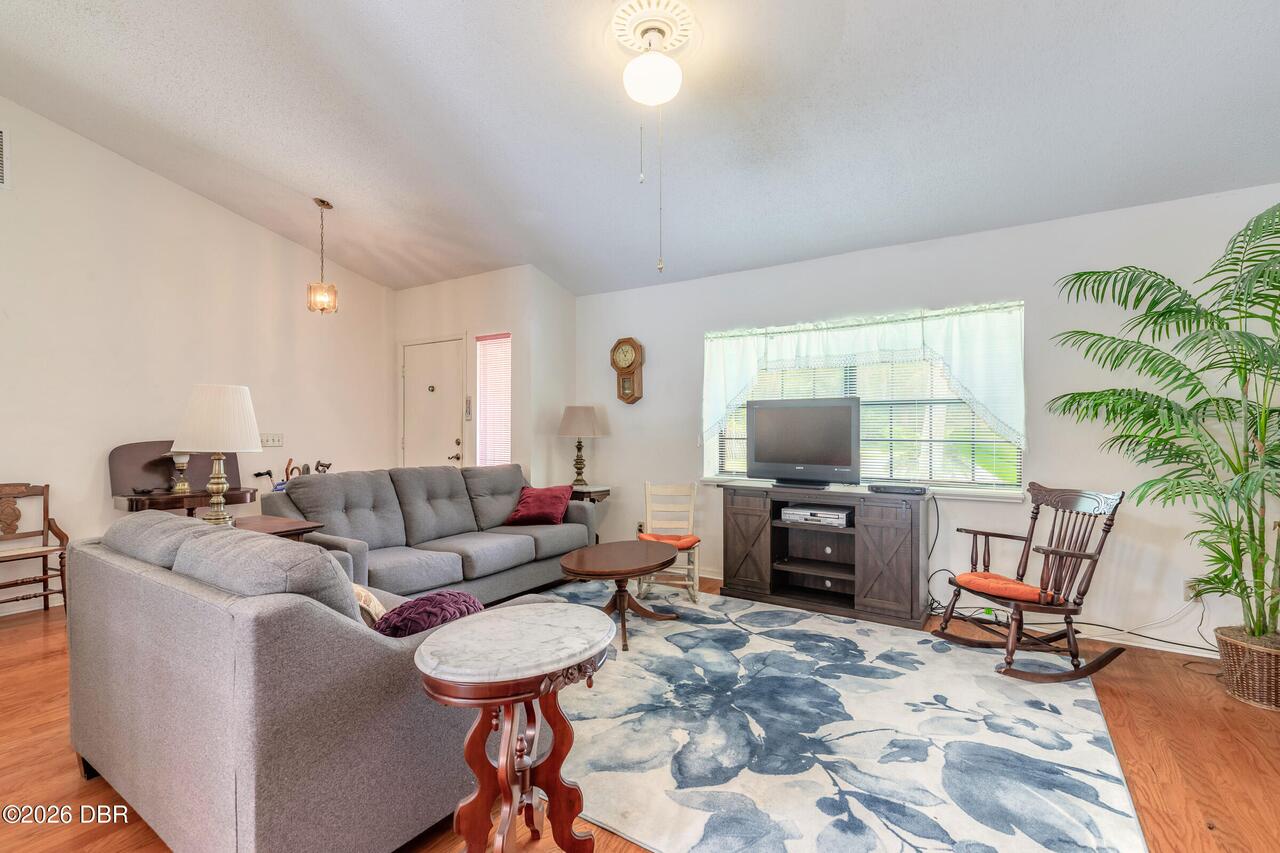 Listing Photo 7