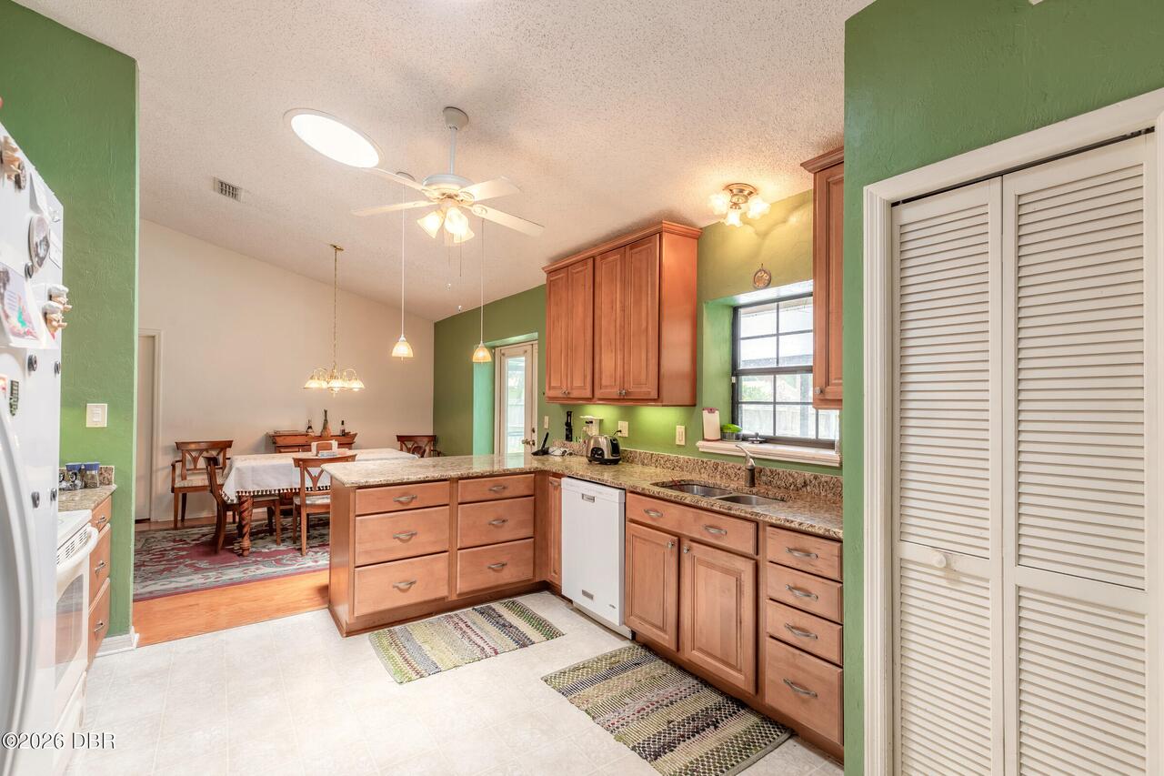 Listing Photo 11