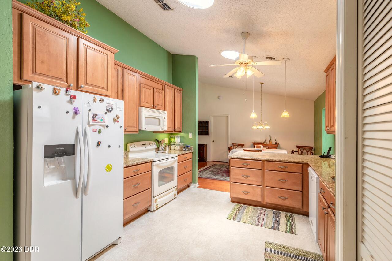 Listing Photo 12