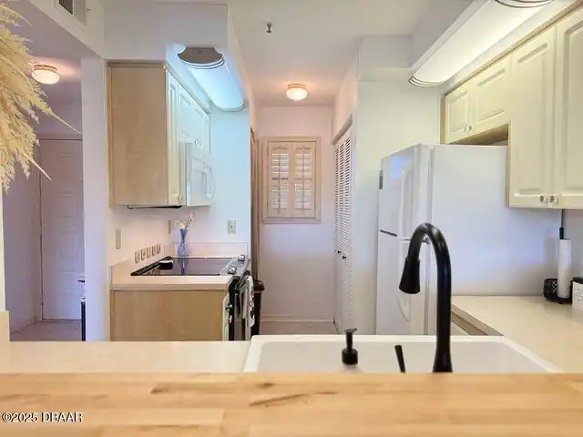 Listing Photo 17