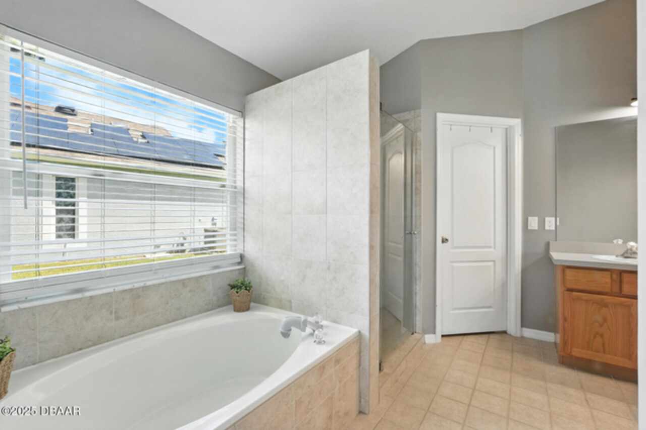 Listing Photo 11