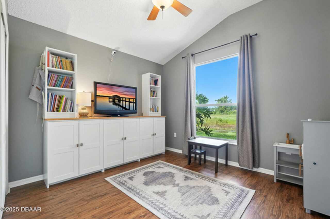 Listing Photo 14