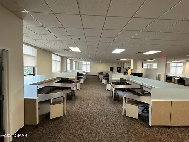 Listing Photo 11