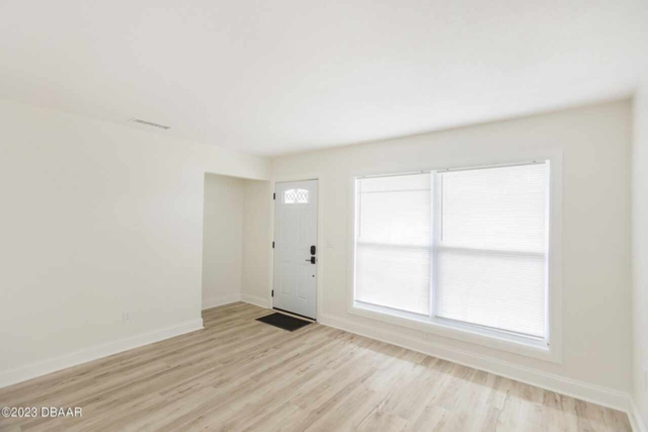Listing Photo 14
