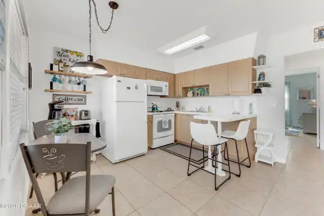 Listing Photo 8