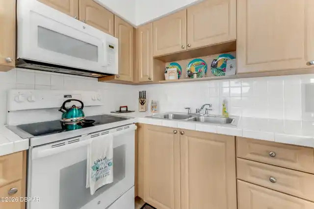 Listing Photo 9