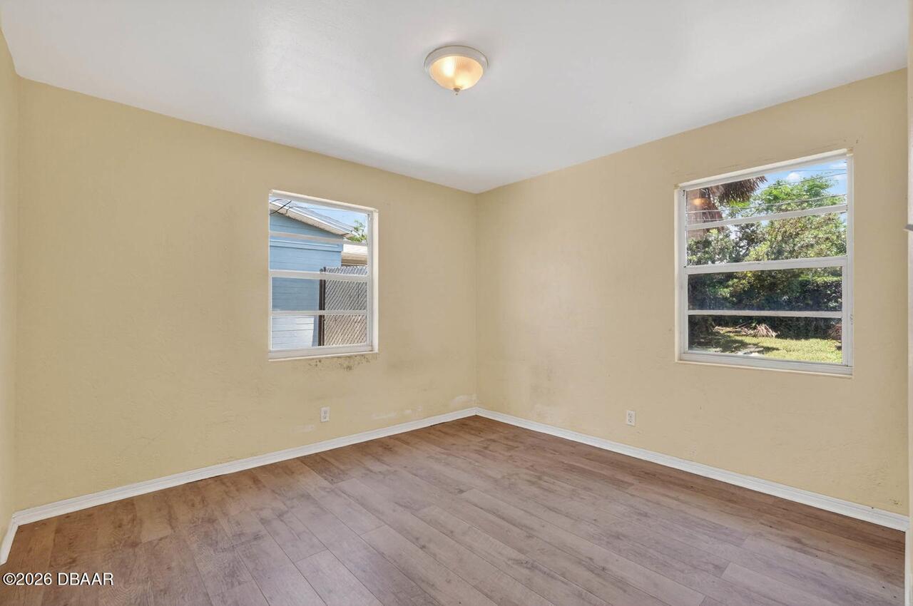 Listing Photo 12