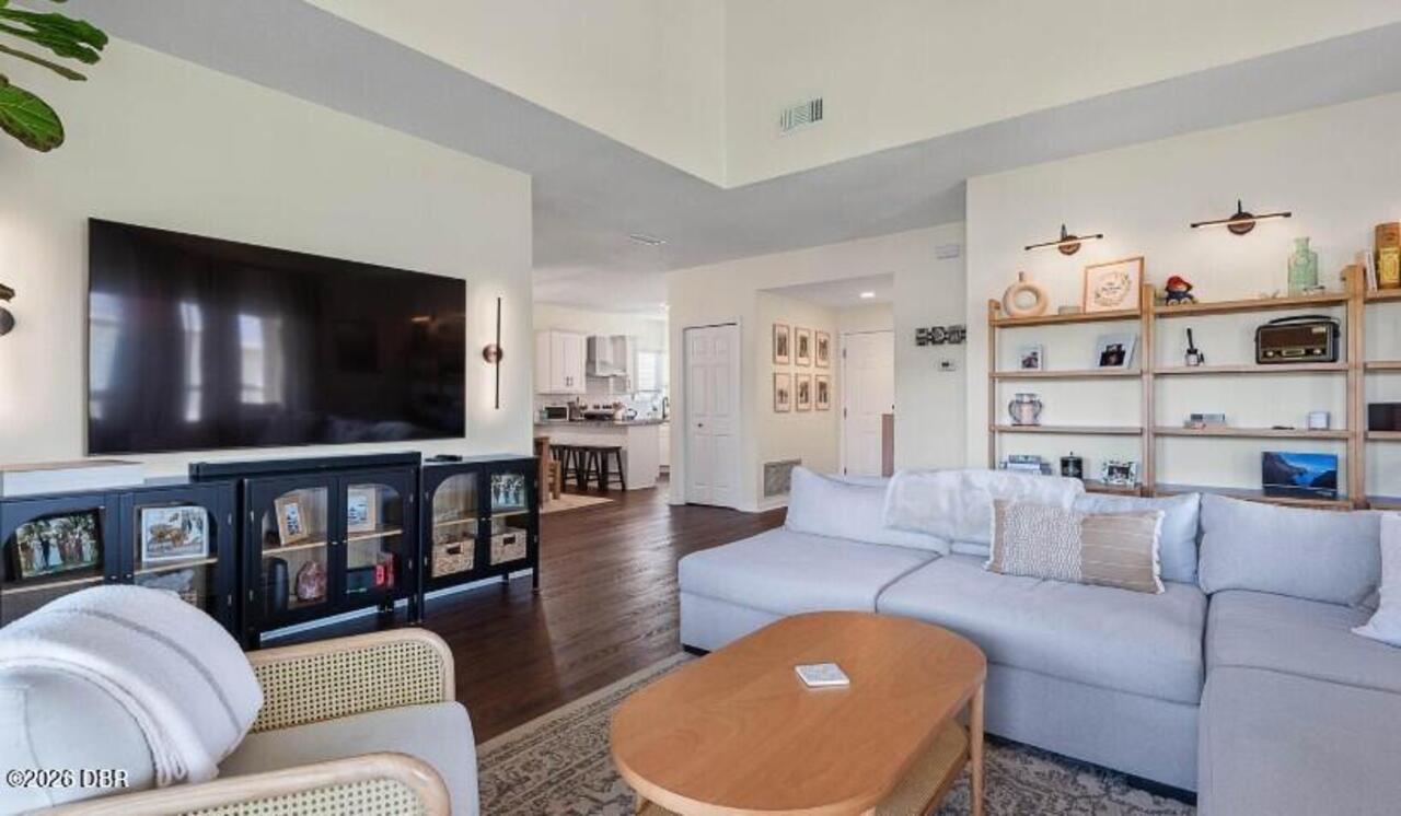 Listing Photo 11