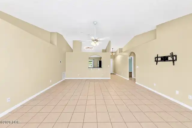 Listing Photo 14