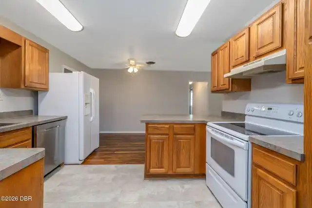 Listing Photo 7