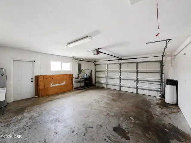 Listing Photo 11