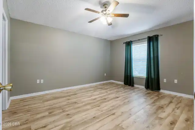 Listing Photo 14