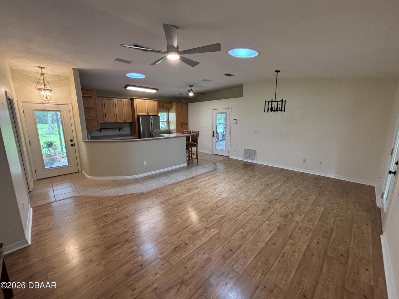 Listing Photo 8