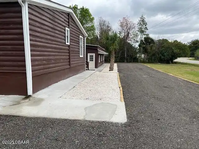 Listing Photo 9