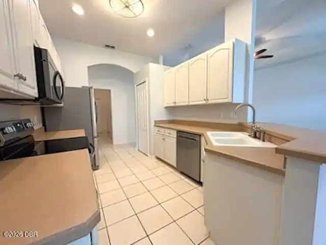 Listing Photo 8