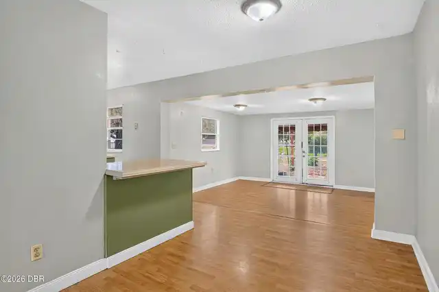Listing Photo 9