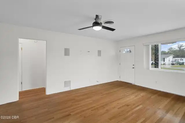 Listing Photo 6