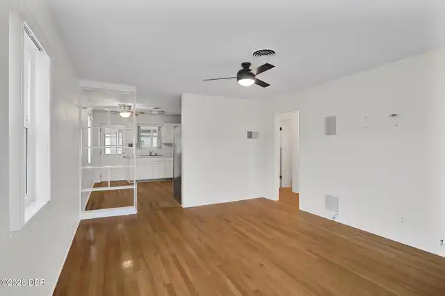 Listing Photo 8