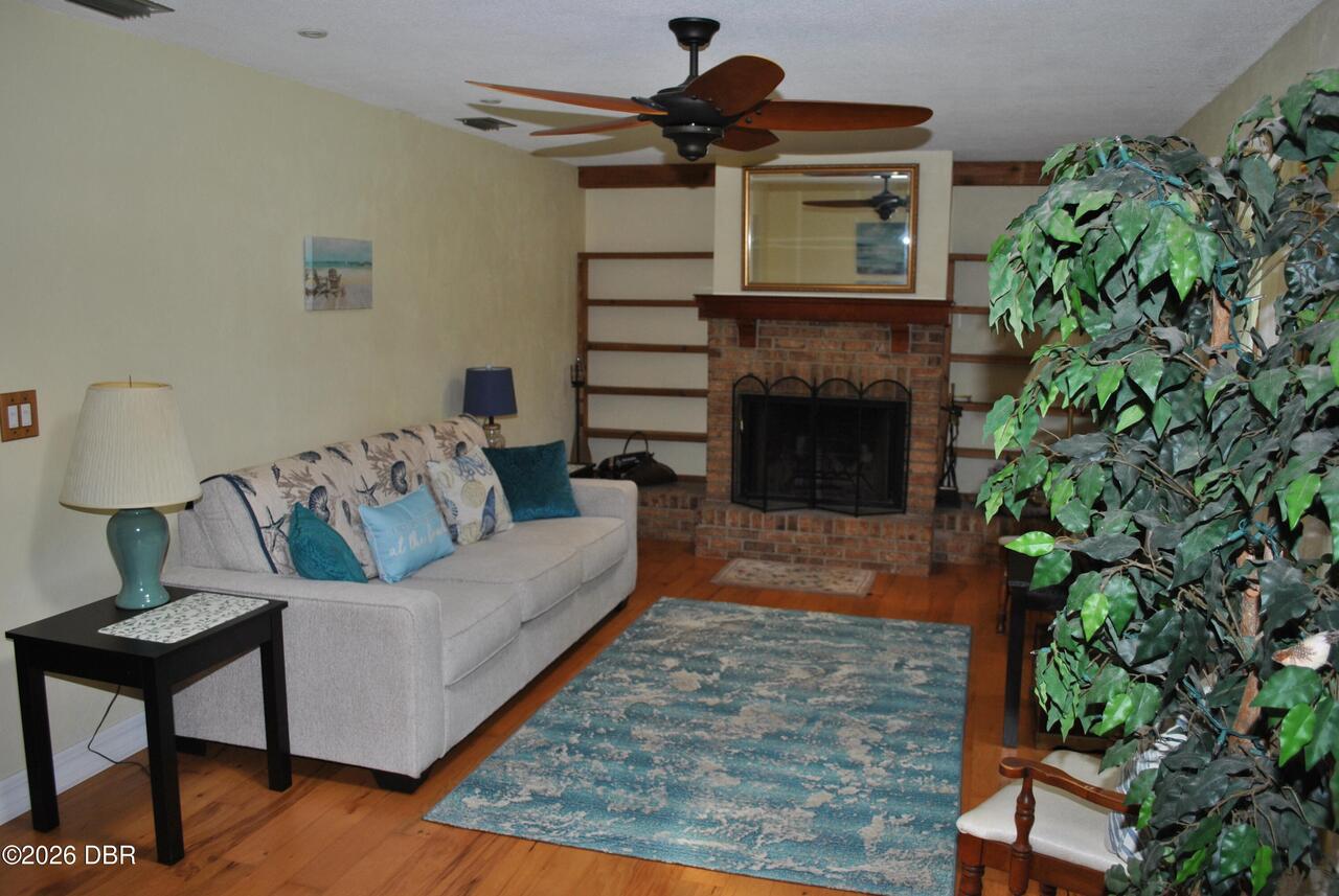 Listing Photo 6