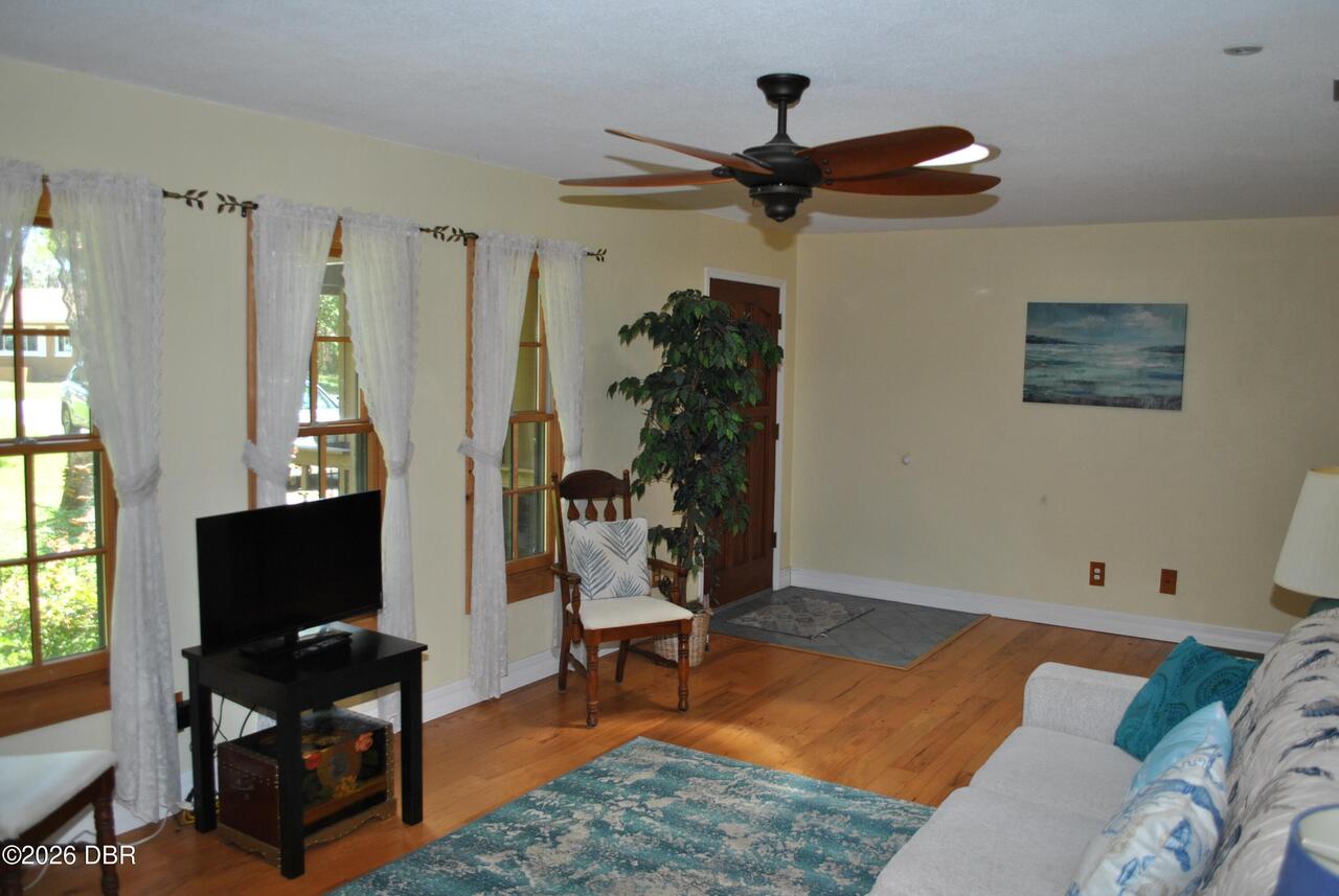 Listing Photo 10