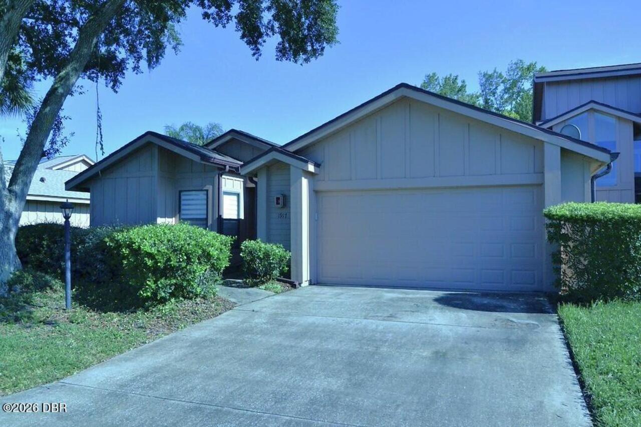 1917 Sprucewood Way, Port Orange, FL 32128