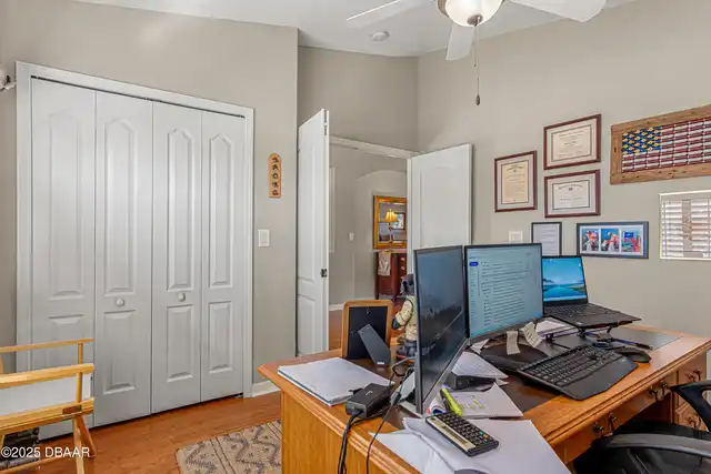 Listing Photo 11