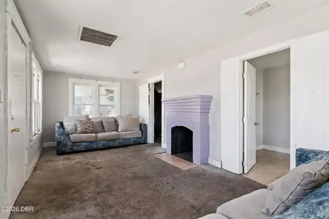 Listing Photo 6