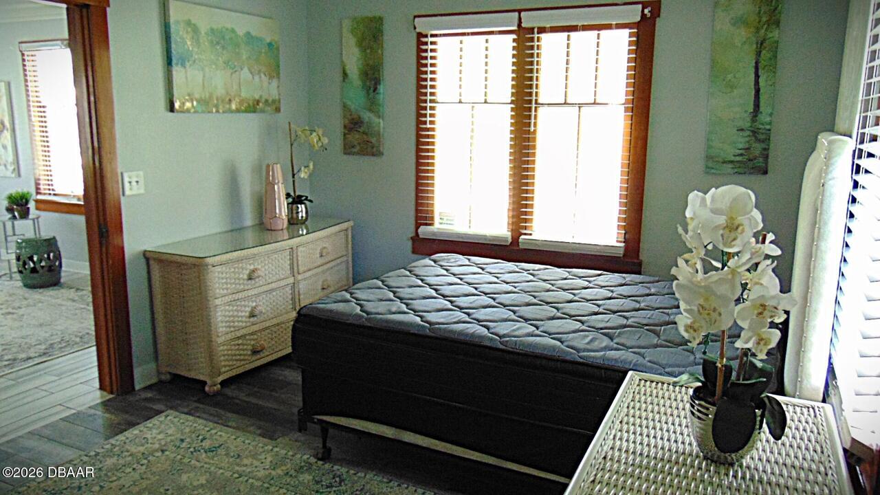 Listing Photo 12