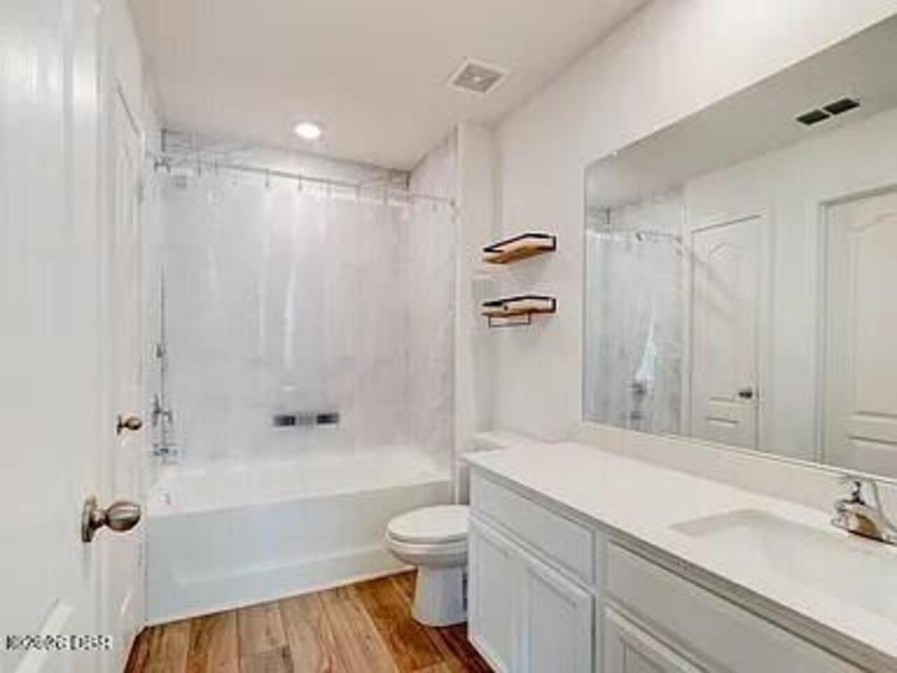 Listing Photo 11
