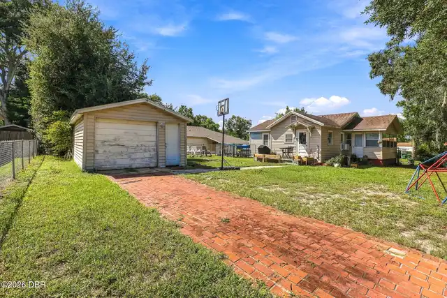 Listing Photo 16