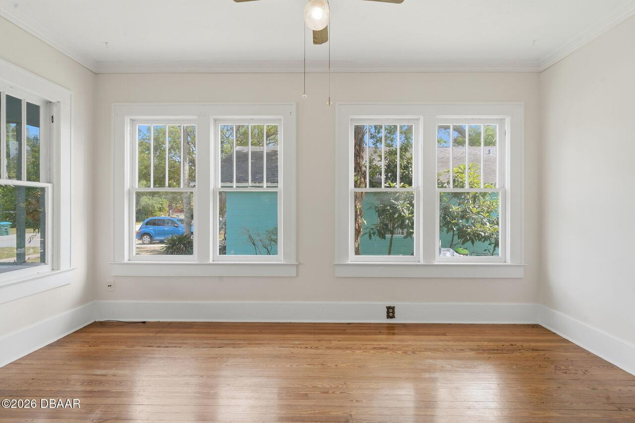 Listing Photo 10