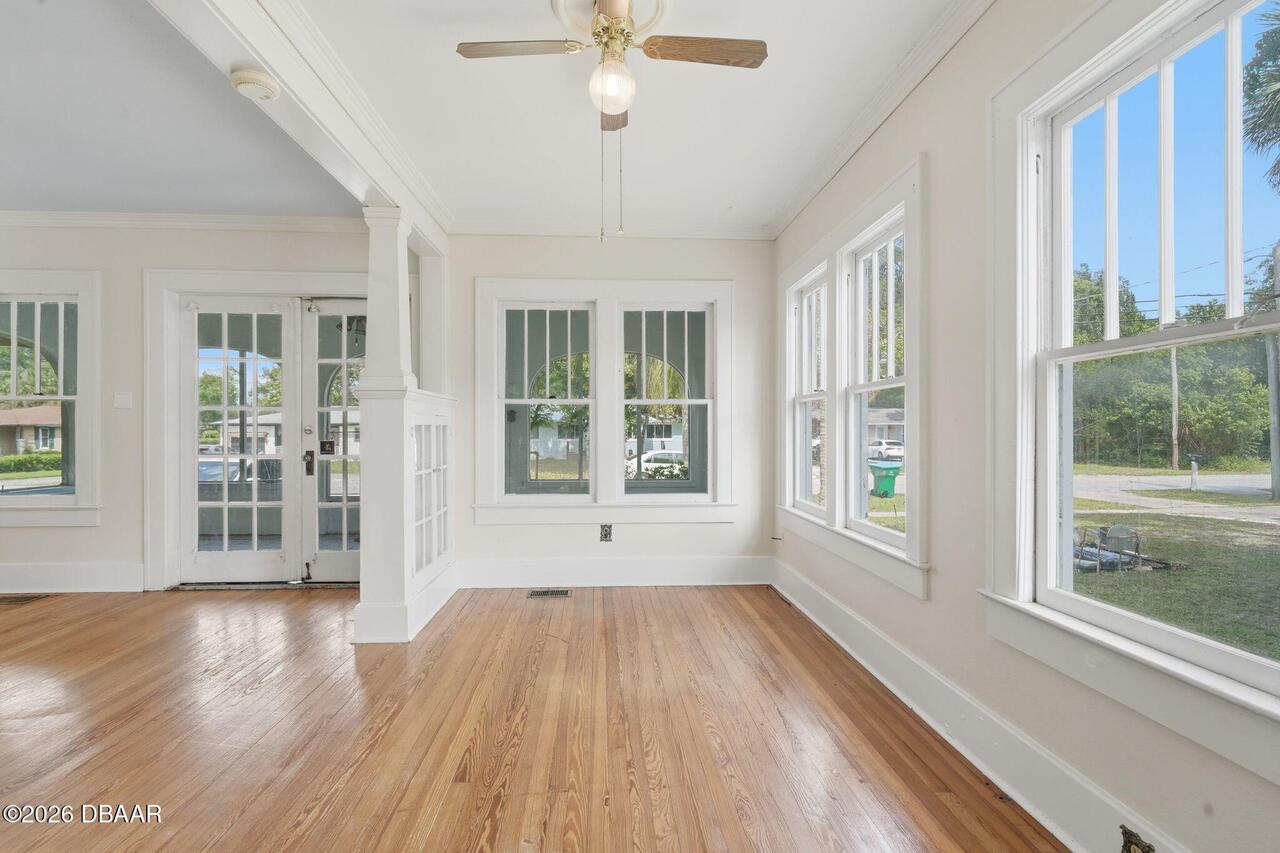 Listing Photo 11